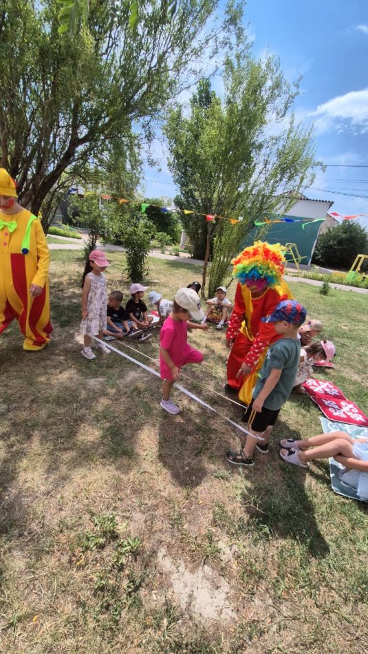 Күлкімен демаламыз, күліп ойнаймыз